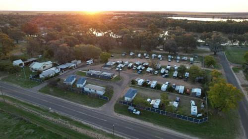 St. George Hotel | River Gum Tourist Park