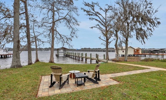 Fruit Cove Casa | River House with Dock, Waterfront Stunner Sunrise to Sunset