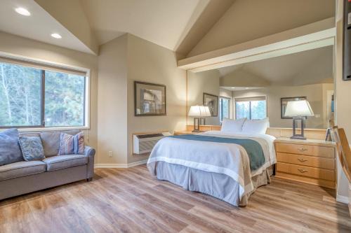 Century West Casa | River Ridge 421B - Meredith Lodging