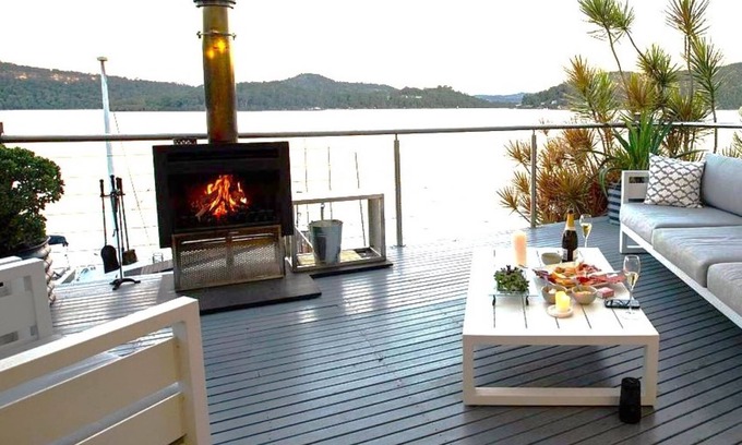 Bar Point Casa | river specials .DYARUBBIN. fireside living HAWKESBURY RIVER spectacular views