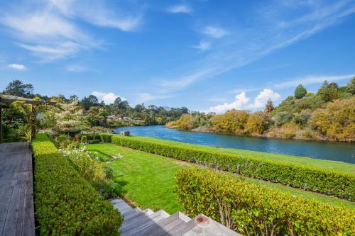 Rangatira Park Casa | River View Retreat - Taupo