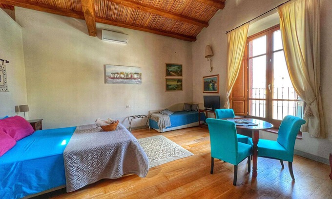 Bosa Historic Centre Apartamento | BOSA EXCLUSIVE APARTMENTS LOFT RIVER VIEW