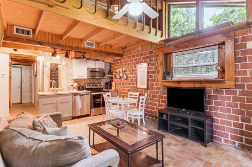 Fairhope Casa | Riverfront Anglers Cabin in Fairhope with Deck!