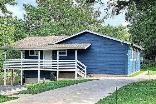 New Braunfels Casa | Riverfront Cabin Rental near Canyon Lake in New Braunfels, Texas
