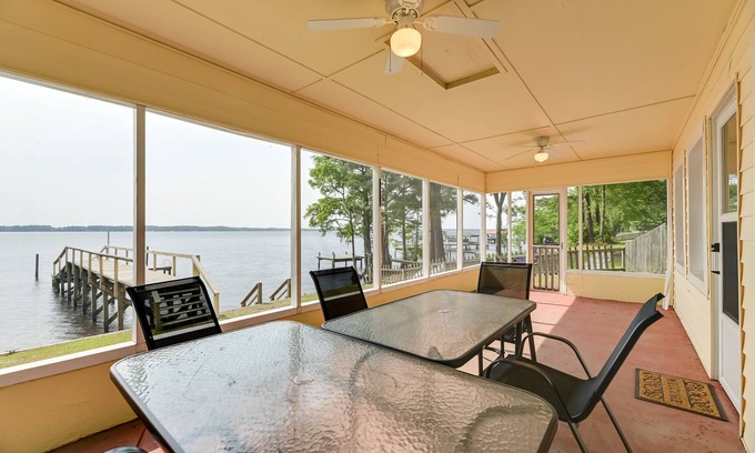 Edenton Condominio | Riverfront Edenton Condo w/ Porch & Water Views!