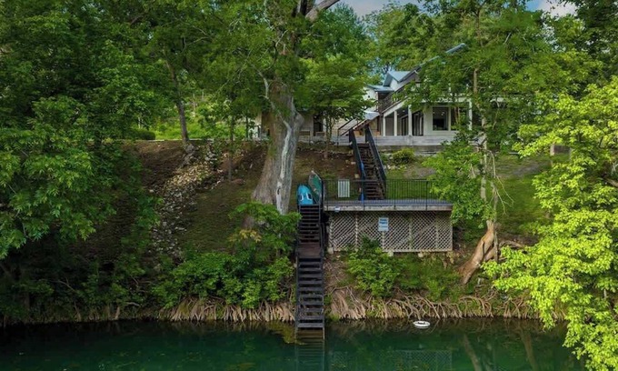 Canyon Lake Casa | Riverfront | Firepit & Gameroom!