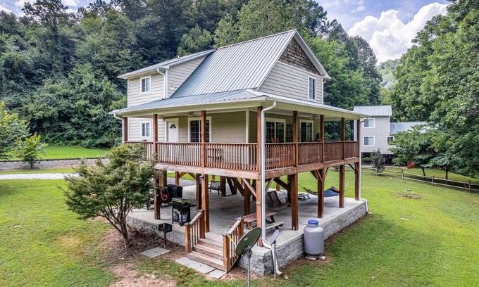 Whittier Casa | Riverfront gem w/wraparound deck, horseshoes, firepit, hot tub, WiFi - 2 dogs OK