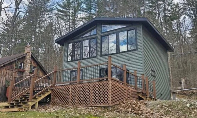 Tidioute Chalet De Esquí | Riverfront Modern Chalet Year Round, Pet Friendly