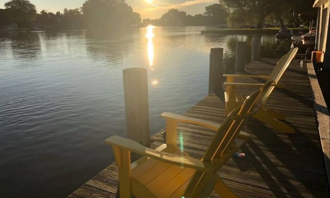 Menasha Casa | Riverfront Oasis - Hot tub- Seasonal heated pool