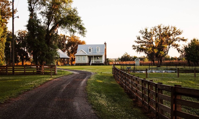 Camden Casa | Riverfront Property - HOUSE & SUITE - Faith Based