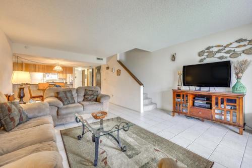 Welaka Apartamento | Riverfront Weleka Condo with Dock and Pool Access