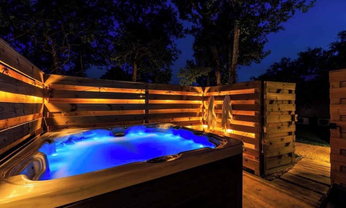Fredericksburg Cabaña | Rivers Edge Cottages With Hot Tub