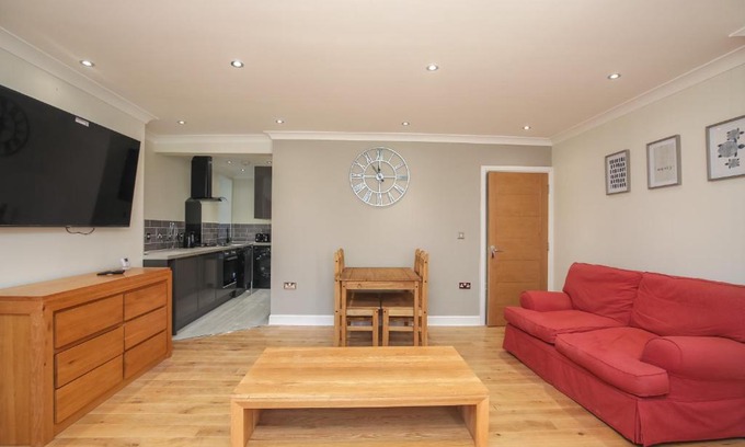 Grove Apartamento | Riverside 2 Bedroom Central Kingston Flat