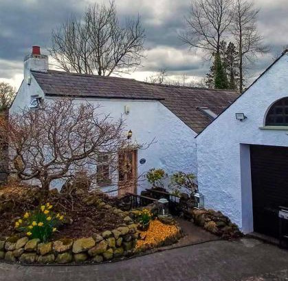 Ballyclare Casa | Riverside Cottage at Logwood Mill