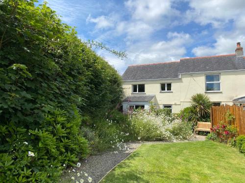 Bodmin Casa | Riverside farm cottage on private wildlife estate 1-bedroom