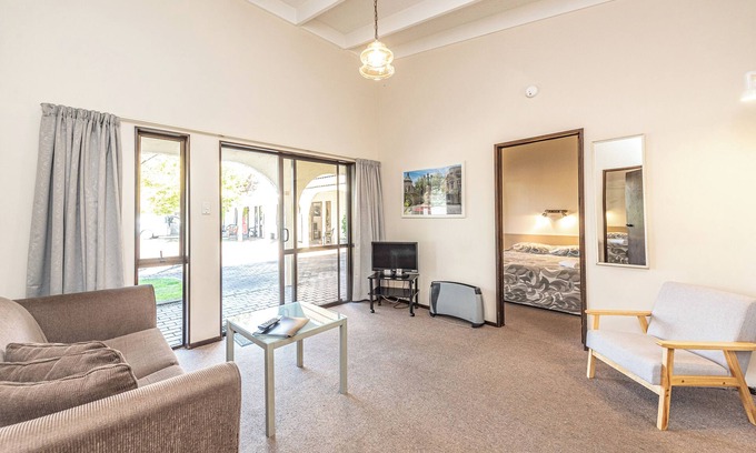 Whanganui Hotel | Riverside Motel