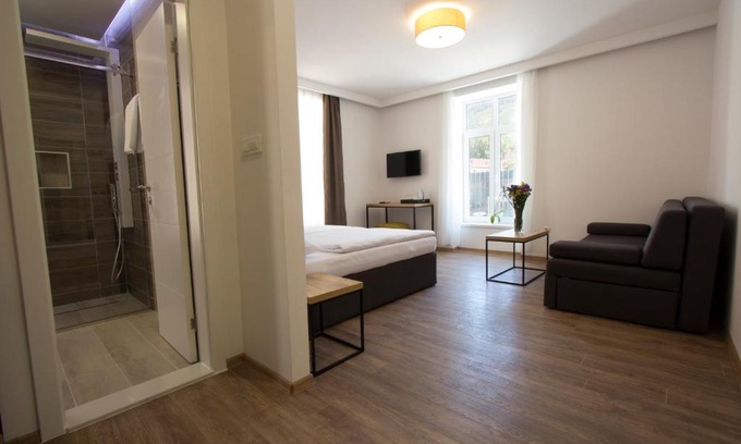 Old Town Casa | Riverside Residence