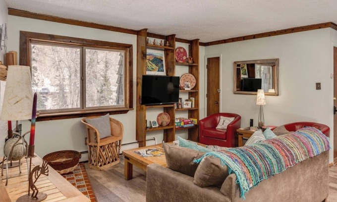 Arroyo Seco Condominio | Riverside Retreat 12 at Taos East - 2 Bedroom Updated Condo on the Hondo River