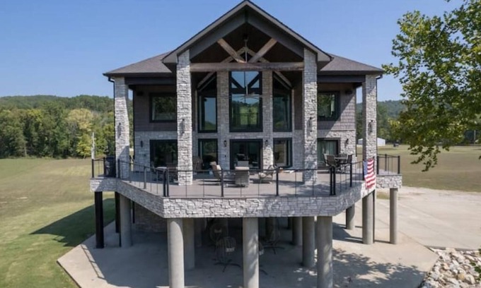 Van Buren Cabina | Riverside Retreat!