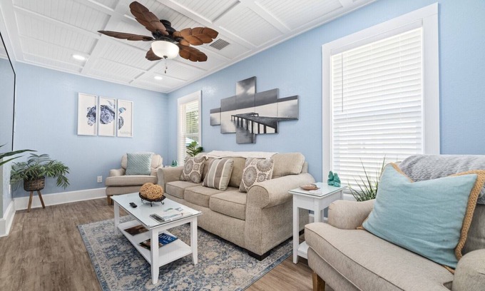 Melbourne Casa | Riverview Cottage: Downtown Melbourne 2 Bed House