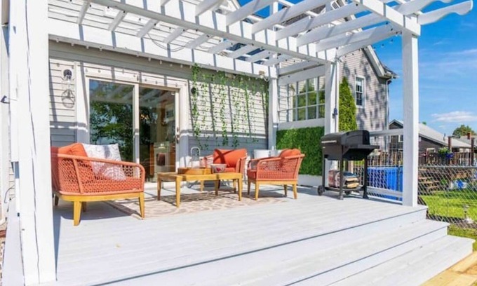 Thompsonville Casa | Riverview Oasis