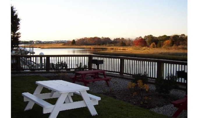South Yarmouth Complejo | Riverview Resort en Cape Co Disponible la semana del 10 de agosto