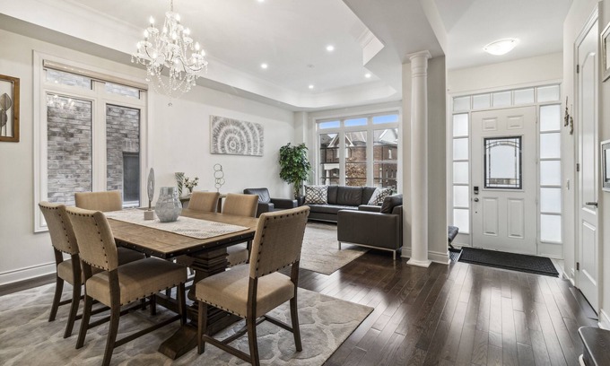 Richmond Hill Casa | Riviera Charm