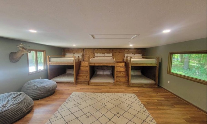 Plymouth Casa | Road America and Golf Retreat