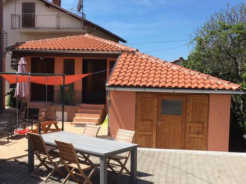 Novigrad Apartamento | Robbin met Airco Wifi en Zwembad