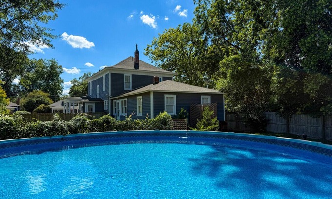 Washington Apartamento | Roberson House: Private Pool|Walk to Downtown|Sleeps 12