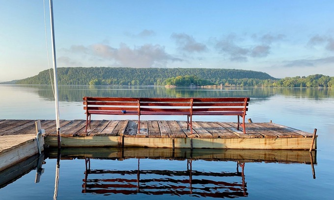 Idlewild Cabaña | Acogedor retiro de otoño ↟↟↟ Door County Cottage ubicado a pies de la orilla del agua