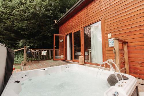 Caerwys Casa | Robin Woodside Lodge