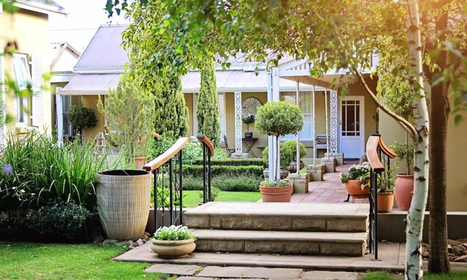 Komani Casa | Roche House