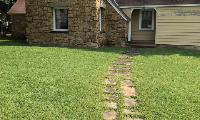 Cedar Vale Casa | Rock Bottom Cottage - Cedar Vale Kansas
