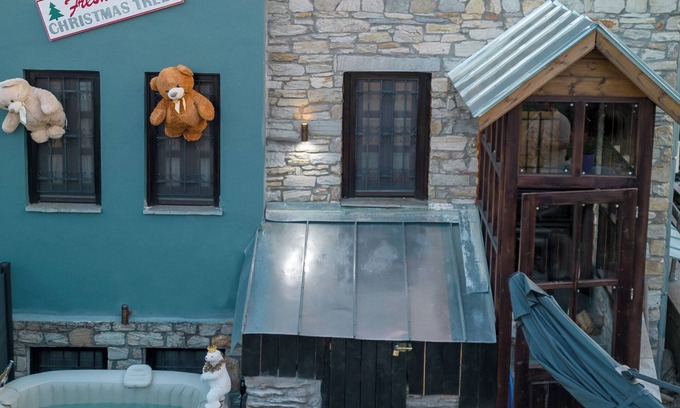 Nymfaio Villa | Rock Dandy Nymfaio - La Maison de lOurs with Eco Pool, Yard and Fireplace