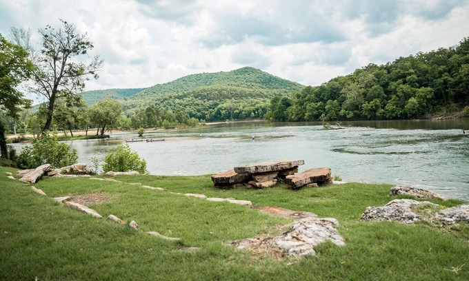 Buffalo City Cabina | Rock Point Cottage - Rileys Outfitter