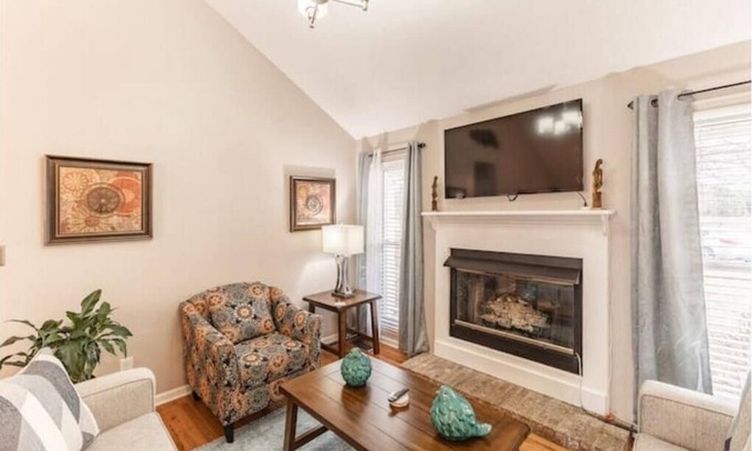 Madison Casa | Rocket City Retreat-3BR-Office-Pets Welcome!