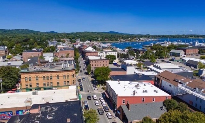 Rockland Apartamento | Rockland Central, downtown walk to everything!