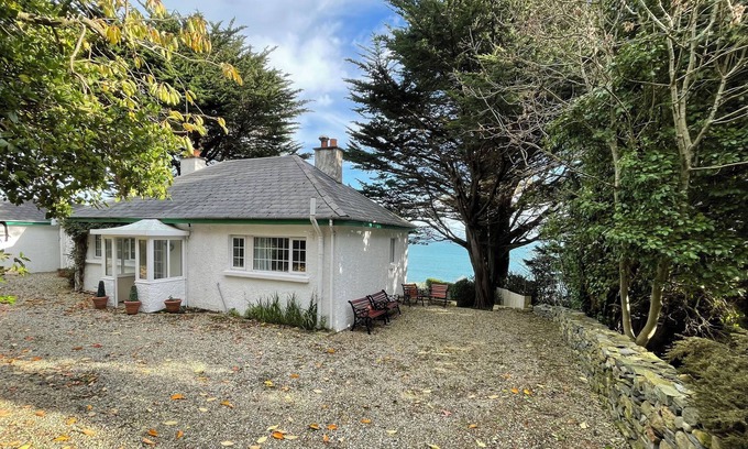 Newry Cabaña | ROCKLEA SEASIDE COTTAGE, family friendly in Newcastle, County Down