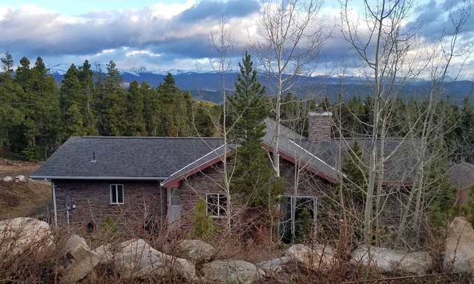 Black Hawk Casa | Escapada a las Montañas Rocosas: vistas divididas, bañera de hidromasaje, esquí, cerca de todo