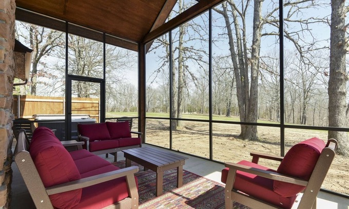 Branson Cedars Cabina | Rocky Top Lodge | 2 Bed, 2 Bath