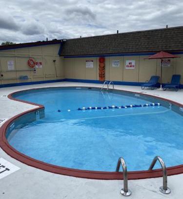 Auburn Hills Hotel | Rodeway Inn Auburn Hills - Detroit