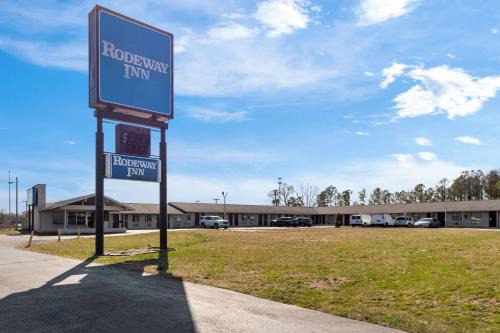 Dickson Hotel | Rodeway Inn Dickson