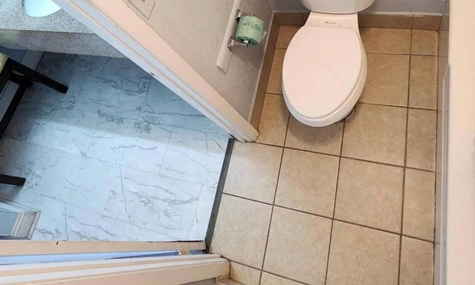 Hattiesburg Apartamento | Rodeway Inn Hattiesburg North - King Room - Smoking 2