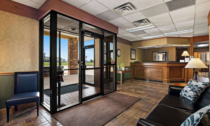 McPherson Hotel | Rodeway Inn