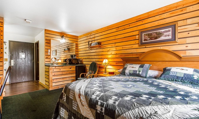 Madison Hotel | Rodeway Inn & Suites Madison East