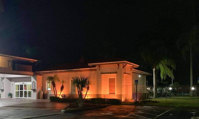 Sun City Center Hotel | Rodeway Inn Sun City Center