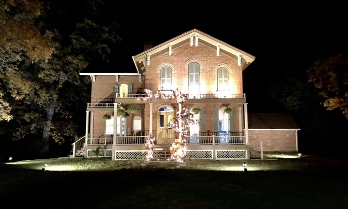 Watseka Casa | Roff Home: Award-Winning 1868 Victorian Italianate Villa