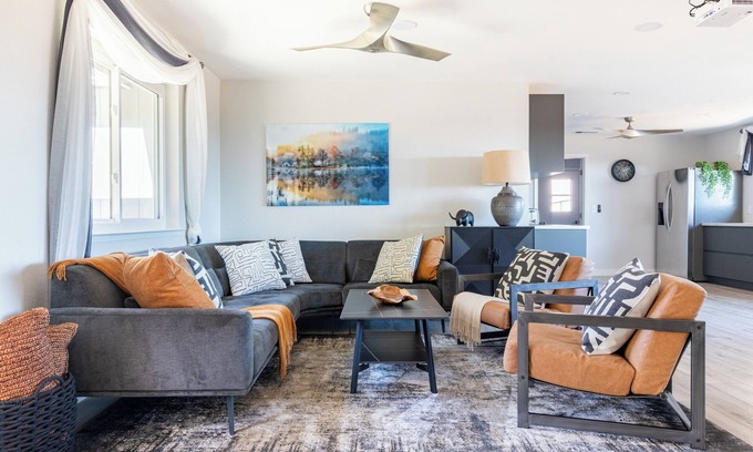 Mariposa Otro | Bliss frente al lago: Refugio privado de 3 dormitorios y 2 baños en 235 acres