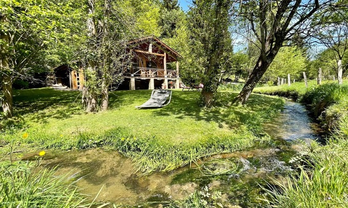 Arville Chalet De Esquí | Romantic chalet with a hot tub and a steam room